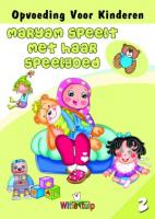 Maryam speel met haar speelgoed